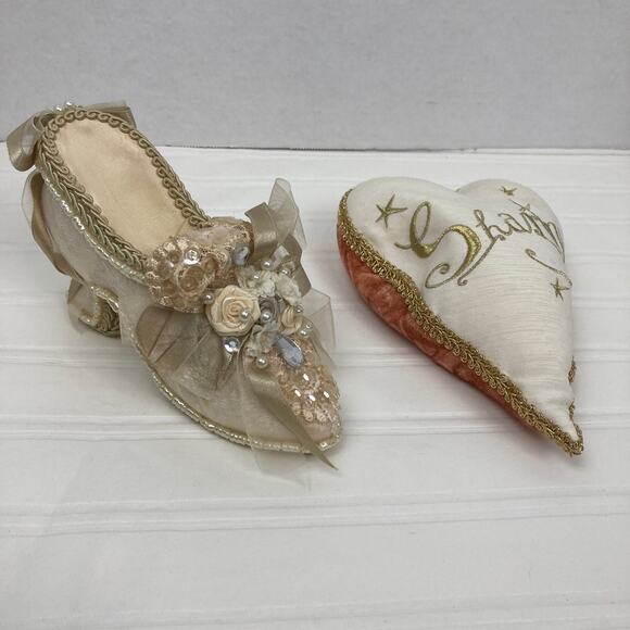 Bundle VTG Wayne Kleski Shoe Collectible Victorian & Keepsake Pink Velvet Heart - Picture 1 of 12